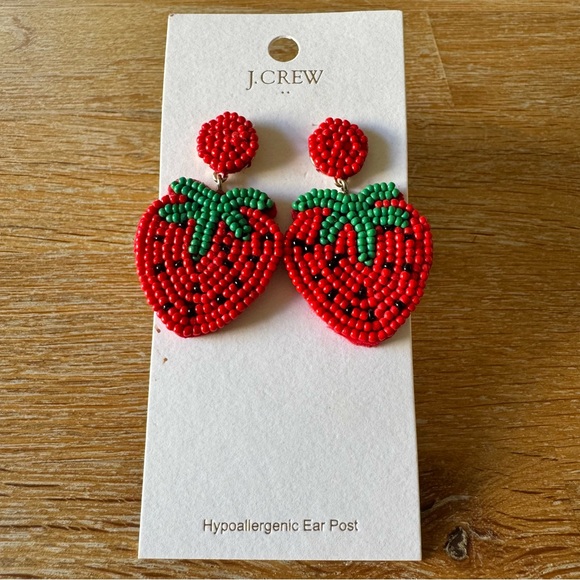 🍓 J.Crew Beaded Strawberry Statement Earrings - NWT - Picture 1 of 5